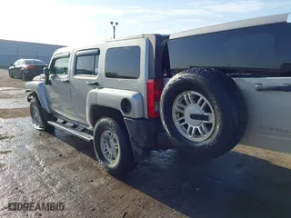 2006 Hummer H3 with VIN 5GTDN136868194546, listed as a IAAI auction lot 41981341 with 128,686 mi miles. Bid and sale history available at carsss.com. Image 3.