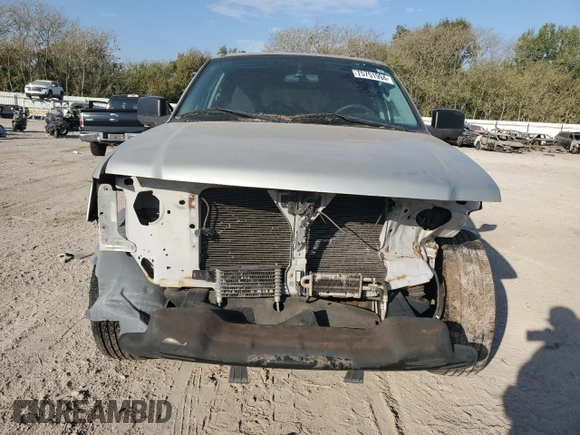 2005 Ford Expedition Special Service с VIN 1FMPU15585LA89766, выставлен на аукционе Copart как лот 75751994 с пробегом Не указан миль и Списание • Salvage title. История ставок и продаж доступна на DreamBid. Изображение 5.