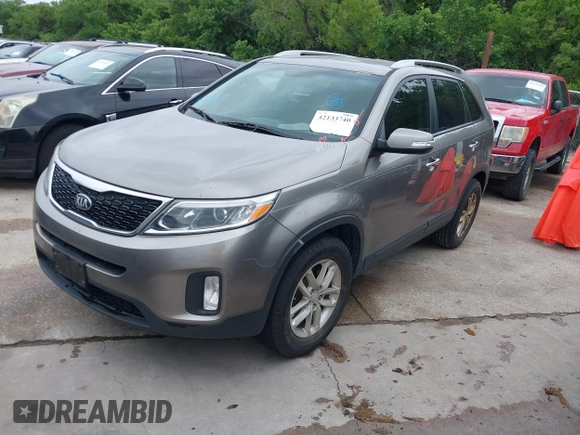 2015 Kia Sorento LX with VIN 5XYKT4A60FG659175, listed as a IAAI auction lot 42133740 with 178,406 mi miles. Bid and sale history available at carsss.com. Image 2.