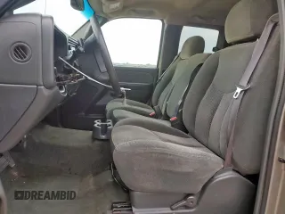 2003 Chevrolet Silverado 1500 LS z VIN 1GCEK19T23E263732, wystawiony jako Copart lot #57798625 z przebiegiem 182 984 mil mil oraz Szkoda całkowita • Salvage title. Historia ofert i sprzedaży dostępna na DreamBid. Obrazek 7.