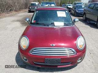 2008 MINI Hardtop with VIN WMWMF33508TU65961, listed as a IAAI auction lot 42156834 with 175,183 mi miles and . Bid and sale history available at DreamBid. Image 6.