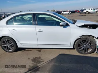 2018 Volkswagen Jetta SEL с VIN 3VWL17AJ2JM252094, выставлен на аукционе IAAI как лот 41397575 с пробегом 57 983 миль миль и . История ставок и продаж доступна на DreamBid. Изображение 13.