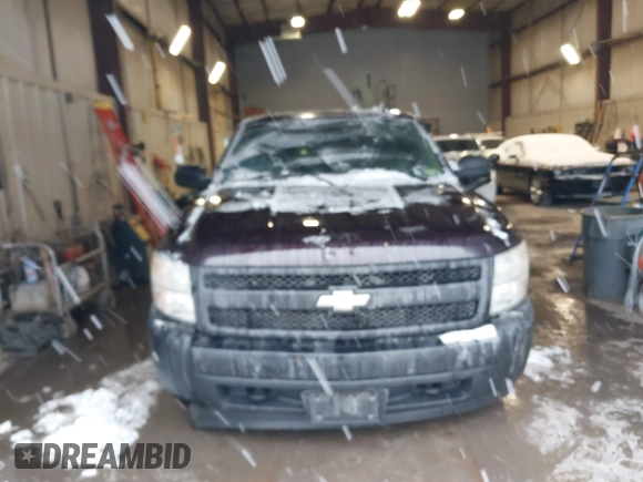 2008 Chevrolet Silverado 1500 Work Truck with VIN 1GCEK14C08Z135724, listed as a IAAI auction lot 41250972 with 86,942 mi miles. Bid and sale history available at carsss.com. Image 12.