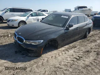 2021 BMW 3 Series 330i xDrive z VIN 3MW5R7J05M8B70012, wystawiony jako Copart lot #50931755 z przebiegiem 49 285 mil mil oraz Szkoda całkowita • Salvage title. Historia ofert i sprzedaży dostępna na DreamBid. Obrazek 1.