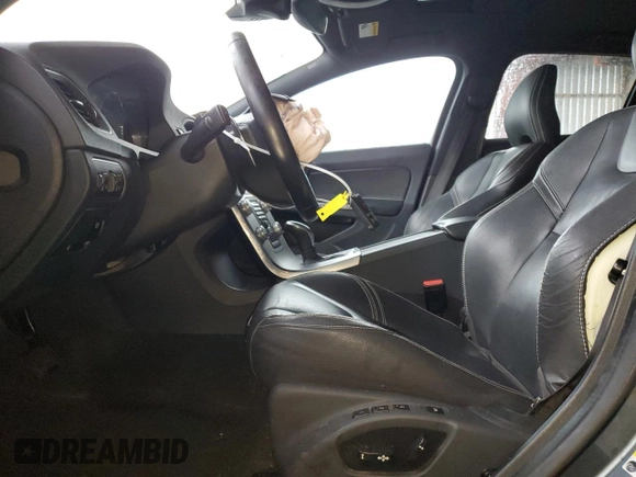 2017 Volvo V60 Premier with VIN YV140MEK3H1339550, listed as a Copart auction lot 86770894 with 128,343 mi miles and Salvage Title. Bid and sale history available at carsss.com. Image 7.