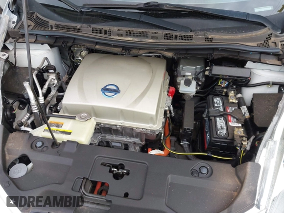 2015 Nissan LEAF SV with VIN 1N4AZ0CP1FC316894, listed as a IAAI auction lot 41826724 with 57,195 mi miles. Bid and sale history available at carsss.com. Image 10.