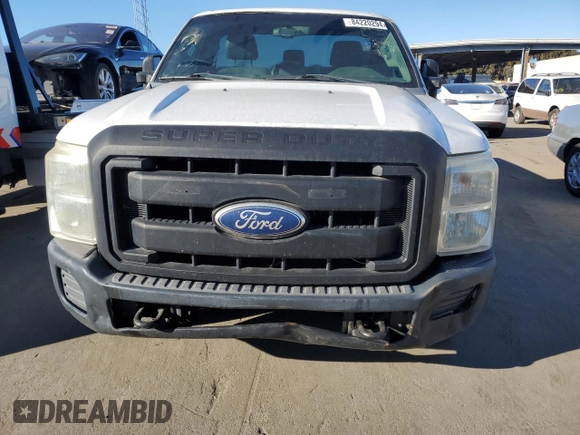2011 Ford F-250 XL with VIN 1FTBF2A6XBEB58907, listed as a Copart auction lot 84220294 with 305,933 mi miles and Clean title. Bid and sale history available at DreamBid. Image 5.