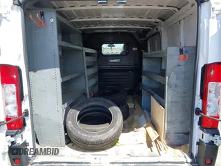 2021 Ram ProMaster Cargo z VIN 3C6LRVVG4ME529686, wystawiony jako IAAI lot #42216599 z przebiegiem 74 985 mil mil oraz . Historia ofert i sprzedaży dostępna na DreamBid. Obrazek 17.