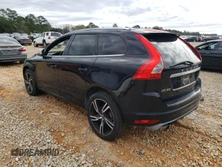 2017 Volvo XC60 R-Design z VIN YV449MRSXH2017078, wystawiony jako Copart lot #88640895 z przebiegiem Nie podano mil oraz Czysty tytuł • Clean title. Historia ofert i sprzedaży dostępna na DreamBid. Obrazek 2.