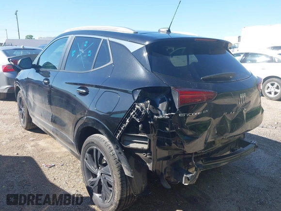 2024 Buick Encore GX Sport Touring z VIN KL4AMDSL3RB083426, wystawiony jako IAAI lot #42067872 z przebiegiem 45 504 mil mil oraz . Historia ofert i sprzedaży dostępna na DreamBid. Obrazek 3.