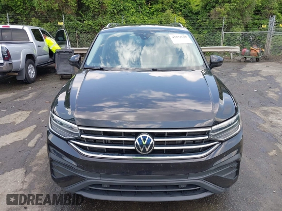2022 Volkswagen Tiguan SE с VIN 3VV3B7AX8NM060805, выставлен на аукционе IAAI как лот 42271670 с пробегом 41 143 миль миль и . История ставок и продаж доступна на DreamBid. Изображение 12.