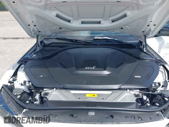 2024 BMW i4 eDrive35 z VIN WBY43AW02RFS79370, wystawiony jako IAAI lot #41887964 z przebiegiem 11 910 mil mil oraz . Historia ofert i sprzedaży dostępna na DreamBid. Obrazek 10.