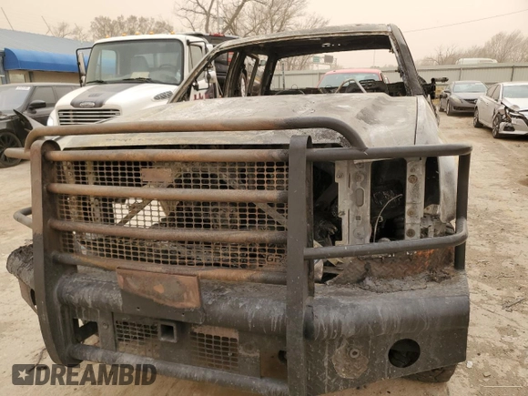 2015 GMC Sierra 2500HD Denali with VIN 1GT120E8XFF185600, listed as a Copart auction lot 49123735 with Not provided miles and Non repairable. Bid and sale history available at DreamBid. Image 5.