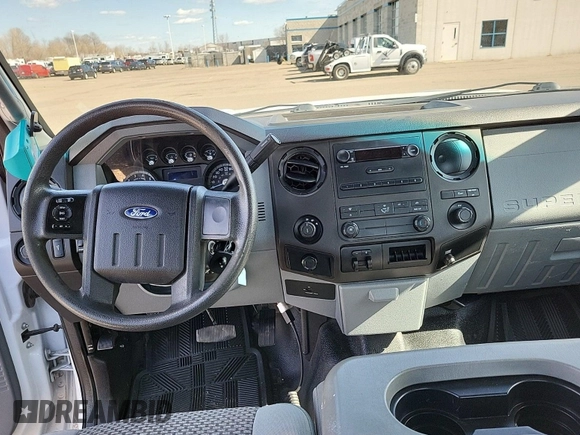 2015 Ford F-350 z VIN 1FD7X3B63FED45155, wystawiony jako IAAI lot #42381547 z przebiegiem 96 123 mil mil oraz . Historia ofert i sprzedaży dostępna na DreamBid. Obrazek 25.