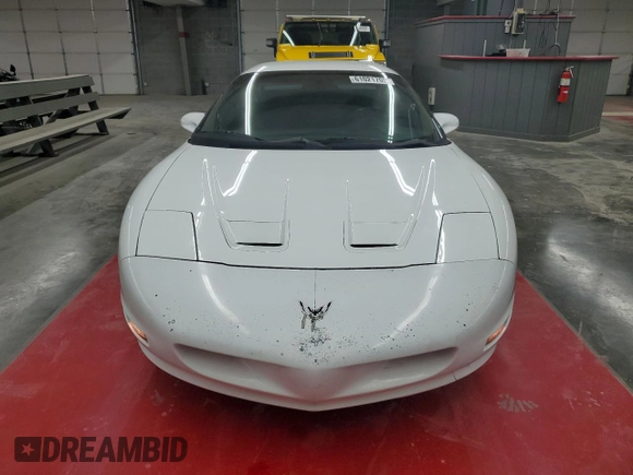 1997 Pontiac Firebird Firebird with VIN 2G2FS22K8V2206806, listed as a Copart auction lot 61021705 with 199,427 mi miles and Clean title. Bid and sale history available at DreamBid. Image 5.