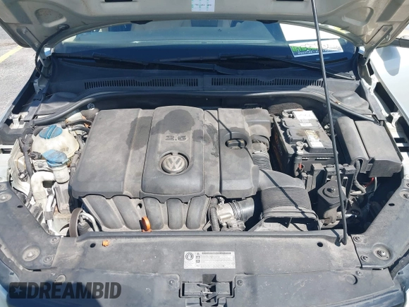 2011 Volkswagen Jetta SE with VIN 3VWDX7AJ4BM330363, listed as a IAAI auction lot 41841068 with 154,676 mi miles and . Bid and sale history available at DreamBid. Image 10.