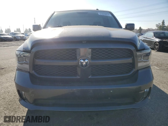 2018 Ram 1500 Express z VIN 3C6JR6AT0JG173365, wystawiony jako Copart lot #82869854 z przebiegiem 77 897 mil mil oraz Szkoda całkowita • Salvage title. Historia ofert i sprzedaży dostępna na DreamBid. Obrazek 5.