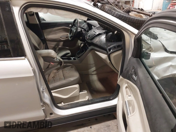 2013 Ford Escape SE with VIN 1FMCU9GX7DUB89197, listed as a IAAI auction lot 42311546 with 131,263 mi miles and . Bid and sale history available at DreamBid. Image 5.