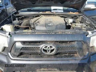 2013 Toyota Tacoma with VIN 3TMMU4FN6DM053207, listed as a IAAI auction lot 41527261 with 205,464 mi miles. Bid and sale history available at carsss.com. Image 10.