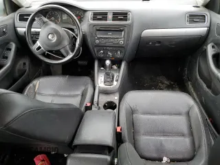 2013 Volkswagen Jetta SE z VIN 3VWDX7AJ3DM450464, wystawiony jako Copart lot #55464505 z przebiegiem 201 001 mil mil oraz Nie do naprawy • Non repairable. Historia ofert i sprzedaży dostępna na DreamBid. Obrazek 8.