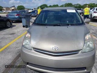 2008 Toyota Prius with VIN JTDKB20U883360029, listed as a IAAI auction lot 42022955 with 200,776 mi miles. Bid and sale history available at carsss.com. Image 6.