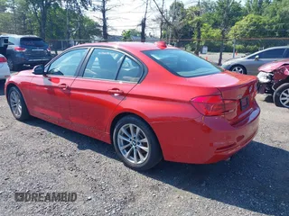 2017 BMW 3 Series 320i xDrive с VIN WBA8A3C33HK693053, выставлен на аукционе IAAI как лот 42820158 с пробегом 65 592 миль миль и . История ставок и продаж доступна на DreamBid. Изображение 3.