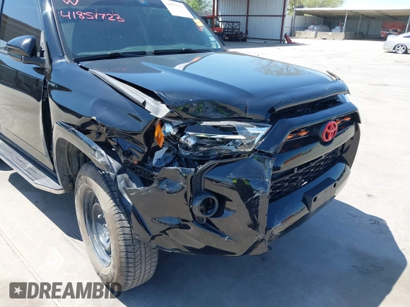 2014 Toyota 4Runner SR5 z VIN JTEZU5JR7E5077539, wystawiony jako IAAI lot #41851723 z przebiegiem 180 388 mil mil oraz . Historia ofert i sprzedaży dostępna na DreamBid. Obrazek 6.