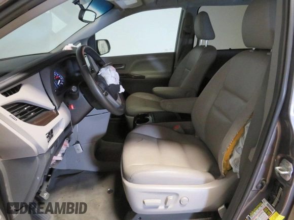 2018 Toyota Sienna XLE Auto Access Seat with VIN 5TDYZ3DC3JS921237, listed as a Copart auction lot 77463384 with 58,821 mi miles and Salvage Title. Bid and sale history available at carsss.com. Image 9.