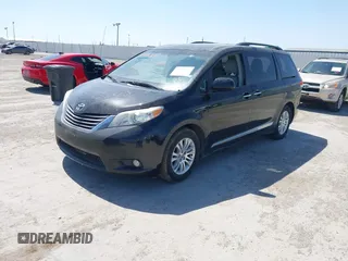 2013 Toyota Sienna XLE AAS z VIN 5TDYK3DC6DS340954, wystawiony jako IAAI lot #41883676 z przebiegiem 190 812 mil mil oraz . Historia ofert i sprzedaży dostępna na DreamBid. Obrazek 17.
