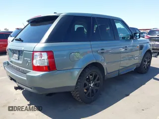 2007 Land Rover Range Rover Sport HSE z VIN SALSK25487A994145, wystawiony jako IAAI lot #41987911 z przebiegiem 217 595 mil mil oraz . Historia ofert i sprzedaży dostępna na DreamBid. Obrazek 4.