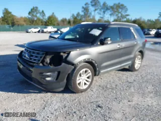 2017 Ford Explorer XLT with VIN 1FM5K7D85HGD15836, listed as a IAAI auction lot 41725730 with 122,073 mi miles. Bid and sale history available at carsss.com. Image 18.