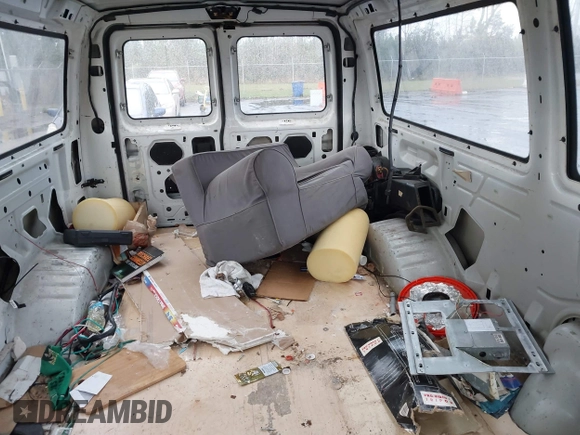 2008 Ford Econoline Passenger XL with VIN 1FBNE31LX8DA84628, listed as a IAAI auction lot 41670934 with 186,181 mi miles. Bid and sale history available at carsss.com. Image 8.