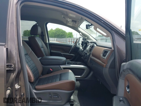 2016 Nissan Titan SL z VIN 1N6BA1F48GN510113, wystawiony jako IAAI lot #42252271 z przebiegiem 58 691 mil mil oraz . Historia ofert i sprzedaży dostępna na DreamBid. Obrazek 5.
