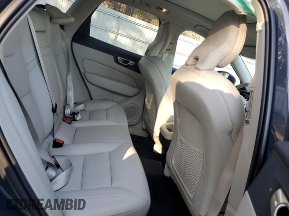 2021 Volvo XC60 Momentum z VIN YV4102DK0M1841812, wystawiony jako Copart lot #42365255 z przebiegiem 26 441 mil mil oraz Szkoda całkowita • Salvage title. Historia ofert i sprzedaży dostępna na DreamBid. Obrazek 11.