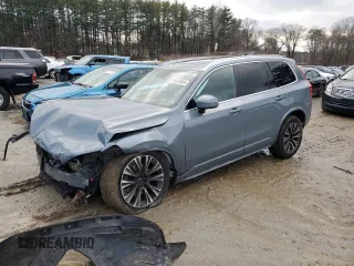 2020 Volvo XC90 Momentum with VIN YV4A22PK6L1606982, listed as a Copart auction lot 83536884 with 0 mi miles and Salvage Title. Bid and sale history available at carsss.com. Image 1.