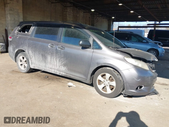 2011 Toyota Sienna with VIN 5TDZK3DC0BS075319, listed as a IAAI auction lot 41458855 with 211,583 mi miles. Bid and sale history available at carsss.com. Image 1.