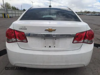 2015 Chevrolet Cruze LS z VIN 1G1PA5SHXF7151982, wystawiony jako Copart lot #54797185 z przebiegiem 137 278 mil mil oraz Szkoda całkowita • Salvage title. Historia ofert i sprzedaży dostępna na DreamBid. Obrazek 6.