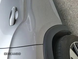 2024 Volkswagen Atlas SE z VIN 1V2HR2CA9RC558223, wystawiony jako IAAI lot #42734557 z przebiegiem 22 426 mil mil oraz . Historia ofert i sprzedaży dostępna na DreamBid. Obrazek 6.