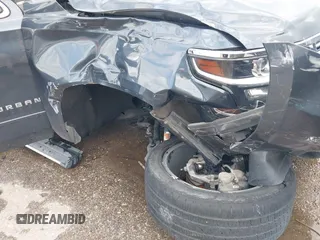 2019 Chevrolet Suburban Premier z VIN 1GNSCJKC0KR139323, wystawiony jako IAAI lot #42100758 z przebiegiem Nie podano mil oraz . Historia ofert i sprzedaży dostępna na DreamBid. Obrazek 6.