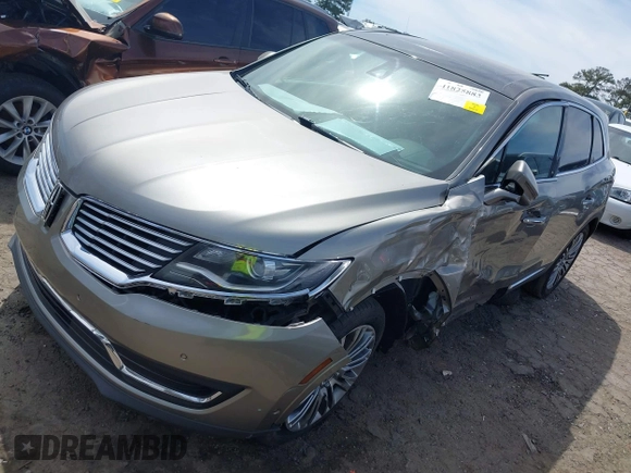 2016 Lincoln MKX Reserve z VIN 2LMTJ6LR7GBL60933, wystawiony jako IAAI lot #41825883 z przebiegiem 148 855 mil mil oraz . Historia ofert i sprzedaży dostępna na DreamBid. Obrazek 18.
