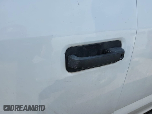 2018 Ford F-250 XL with VIN 1FT7W2B69JEC94352, listed as a IAAI auction lot 42339711 with 198,183 mi miles and . Bid and sale history available at DreamBid. Image 1.