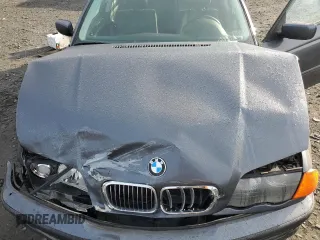 2001 BMW 3 Series 325i with VIN WBAAV33461FU77470, listed as a Copart auction lot 80228054 with 0 mi miles and Salvage Title. Bid and sale history available at carsss.com. Image 13.