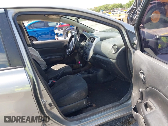 2015 Nissan Note SV with VIN 3N1CE2CP0FL413392, listed as a IAAI auction lot 41964259 with 134,250 mi miles and . Bid and sale history available at DreamBid. Image 5.
