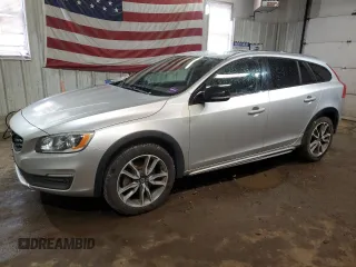 2016 Volvo V60 T5 z VIN YV4612HKXG1015289, wystawiony jako Copart lot #52099765 z przebiegiem 119 971 mil mil oraz Czysty tytuł • Clean title. Historia ofert i sprzedaży dostępna na DreamBid. Obrazek 1.