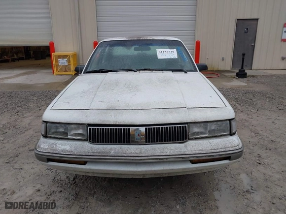 1996 Oldsmobile Ciera 1SA + VX5 with VIN 1G3AJ55M0T6300276, listed as a IAAI auction lot 41157740 with NaN miles. Bid and sale history available at carsss.com. Image 6.