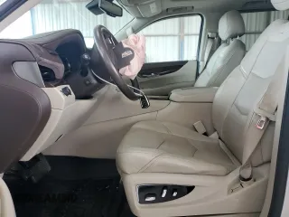 2016 Cadillac Escalade Luxury Collection z VIN 1GYS3BKJ0GR208476, wystawiony jako Copart lot #55760685 z przebiegiem 123 549 mil mil oraz Szkoda całkowita • Salvage title. Historia ofert i sprzedaży dostępna na DreamBid. Obrazek 7.