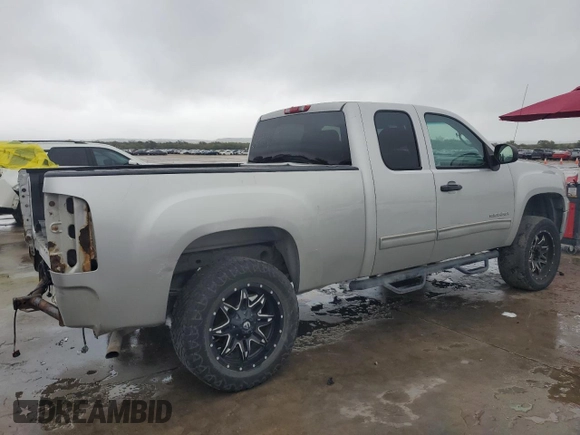 2010 GMC Sierra 1500 with VIN 1GTSCUEA4AZ131888, listed as a Copart auction lot 79946064 with 142,935 mi miles and Clean Title. Bid and sale history available at DreamBid. Image 3.