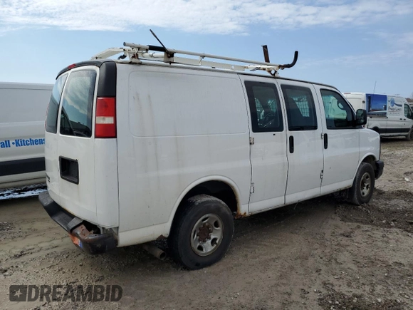 2013 Chevrolet Express Cargo z VIN 1GCWGFBA3D1146861, wystawiony jako Copart lot #54274485 z przebiegiem 214 114 mil mil oraz Czysty tytuł • Clean title. Historia ofert i sprzedaży dostępna na DreamBid. Obrazek 3.