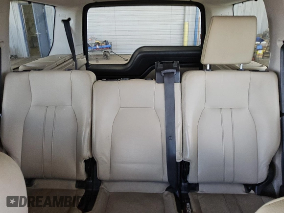 2015 Land Rover LR4 HSE z VIN SALAG2V67FA773312, wystawiony jako Copart lot #48328485 z przebiegiem 109 280 mil mil oraz Czysty tytuł • Clean title. Historia ofert i sprzedaży dostępna na DreamBid. Obrazek 10.