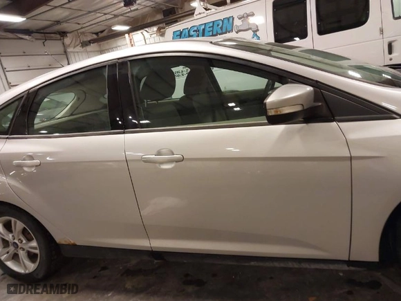 2014 Ford Focus SE with VIN 1FADP3K2XEL247552, listed as a IAAI auction lot 41815558 with 89,094 mi miles. Bid and sale history available at carsss.com. Image 14.